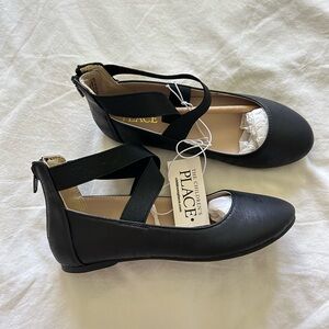Girls dress shoe.